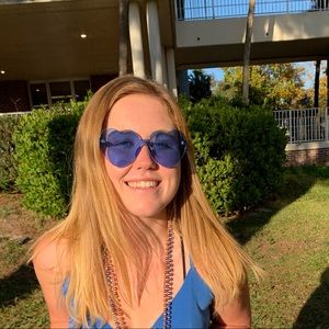 Meet your Posher, Violet